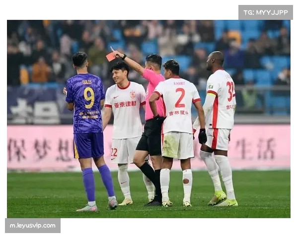 谢维军补时救主，津门虎顽强逼平十人亚泰 2-2战平